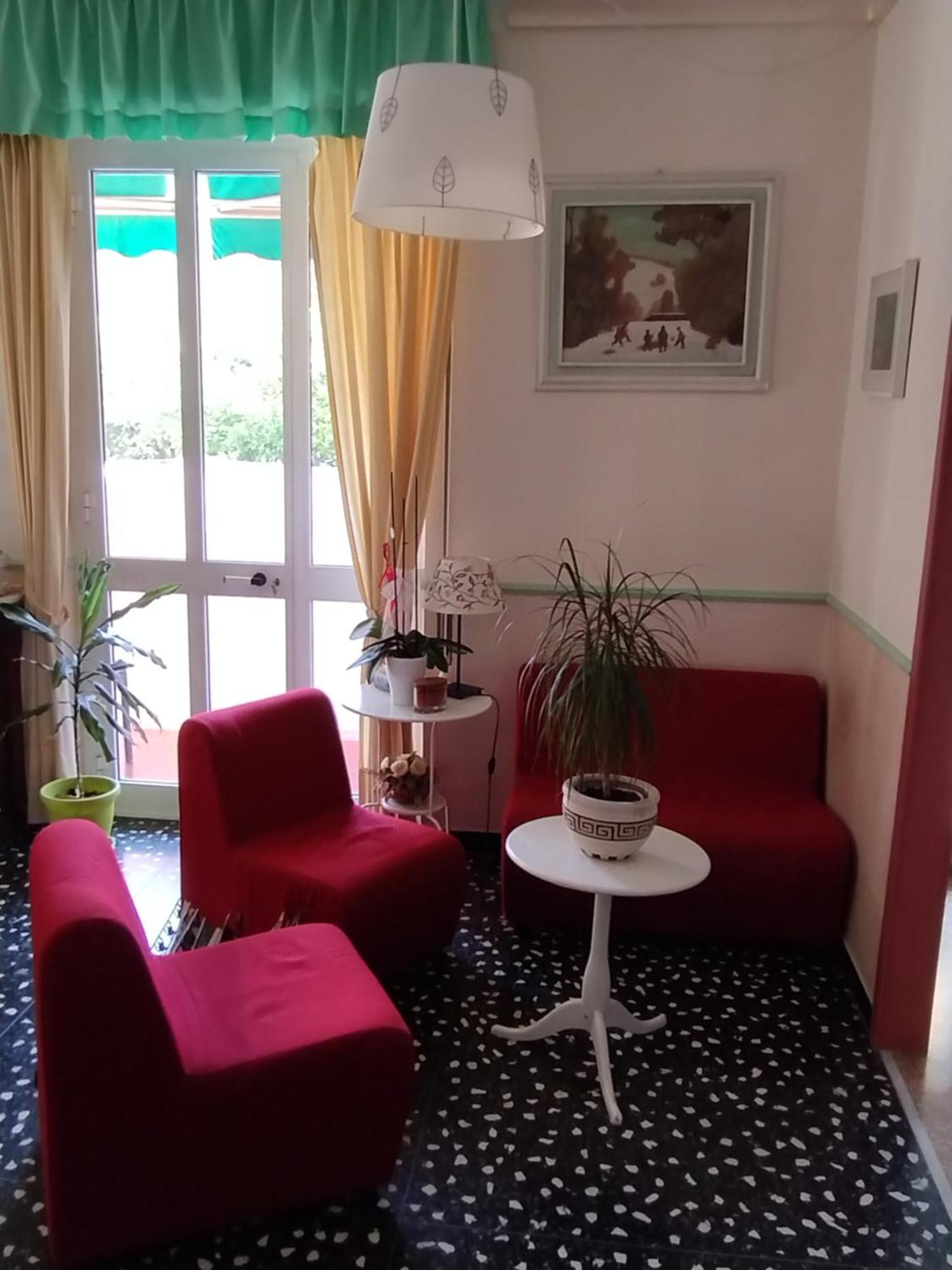 Hotel Della Piazzetta Varazze Buitenkant foto