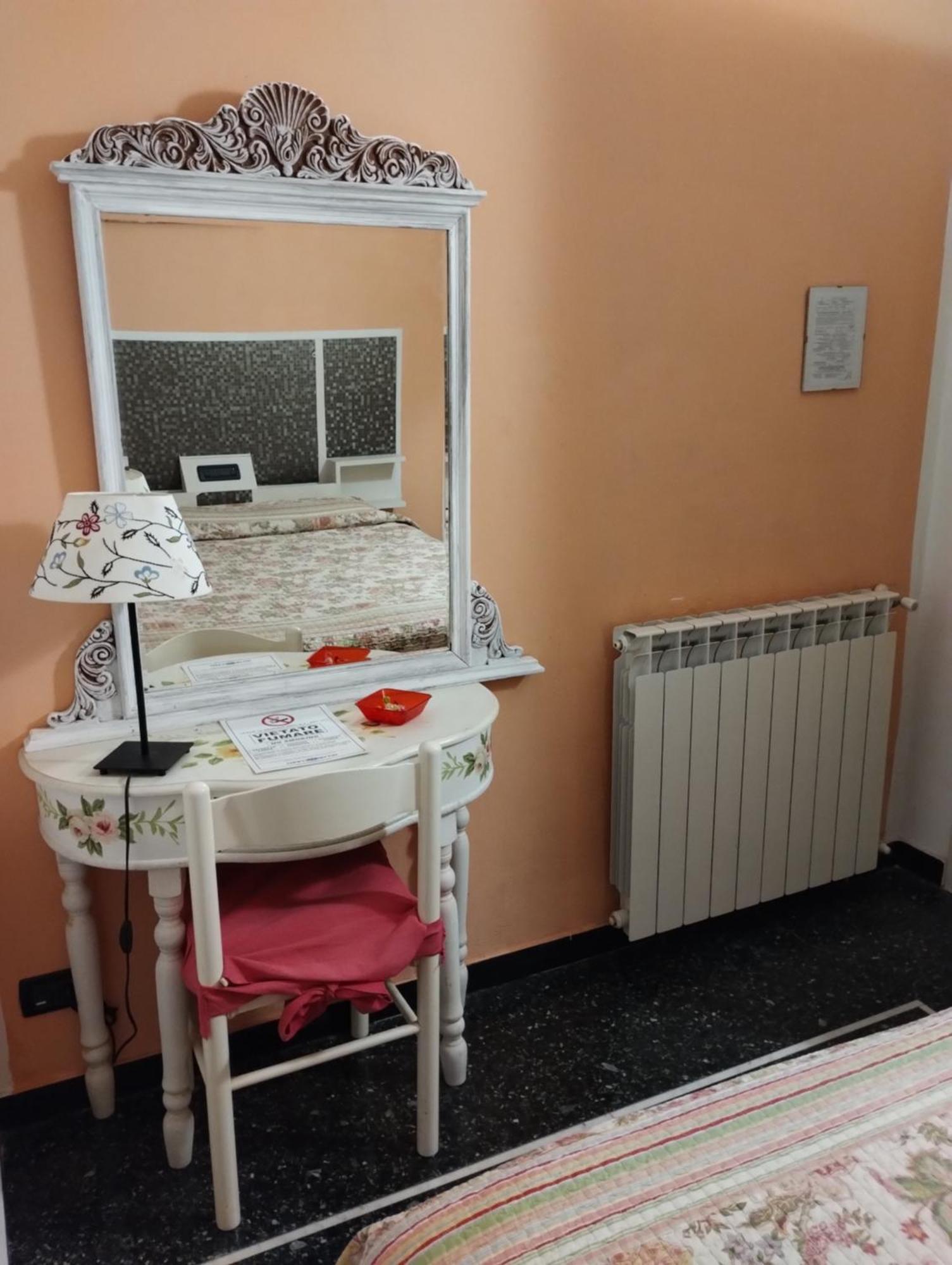 Hotel Della Piazzetta Varazze Buitenkant foto