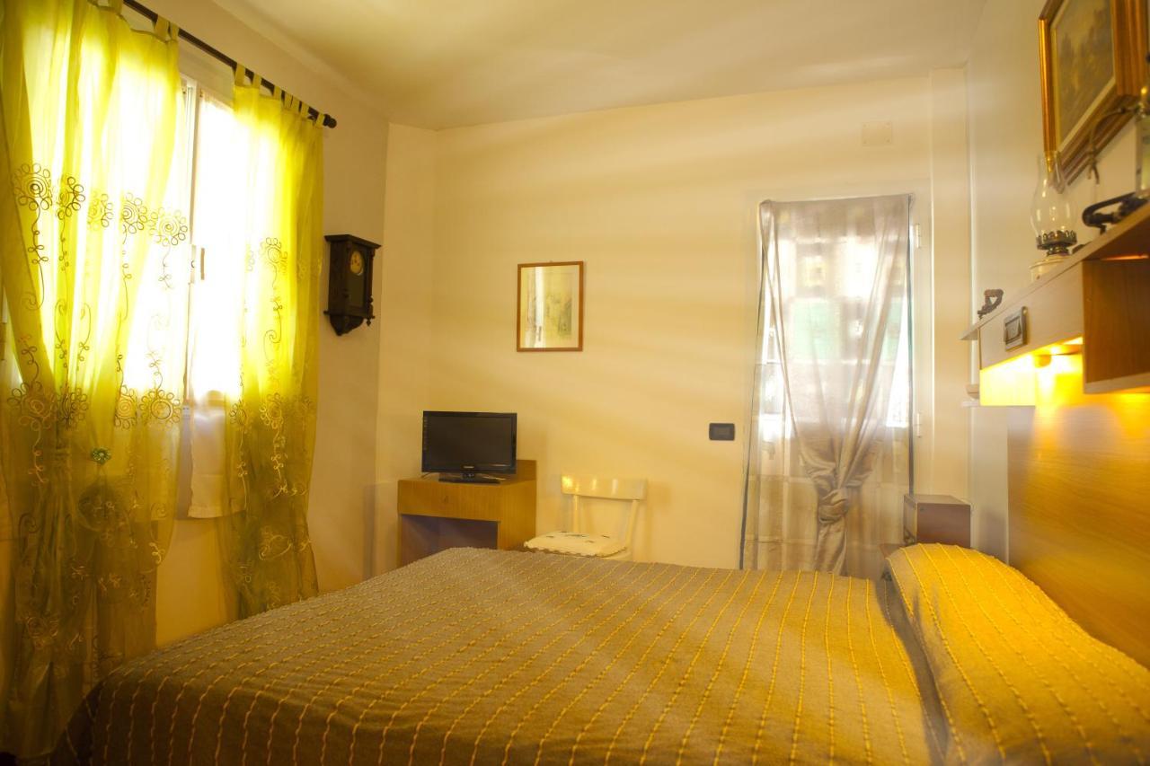 Hotel Della Piazzetta Varazze Buitenkant foto